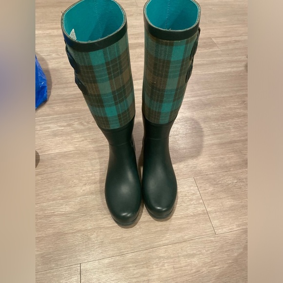 UGG womens Sabine Green Plaid boots size 6 - Picture 2 of 9